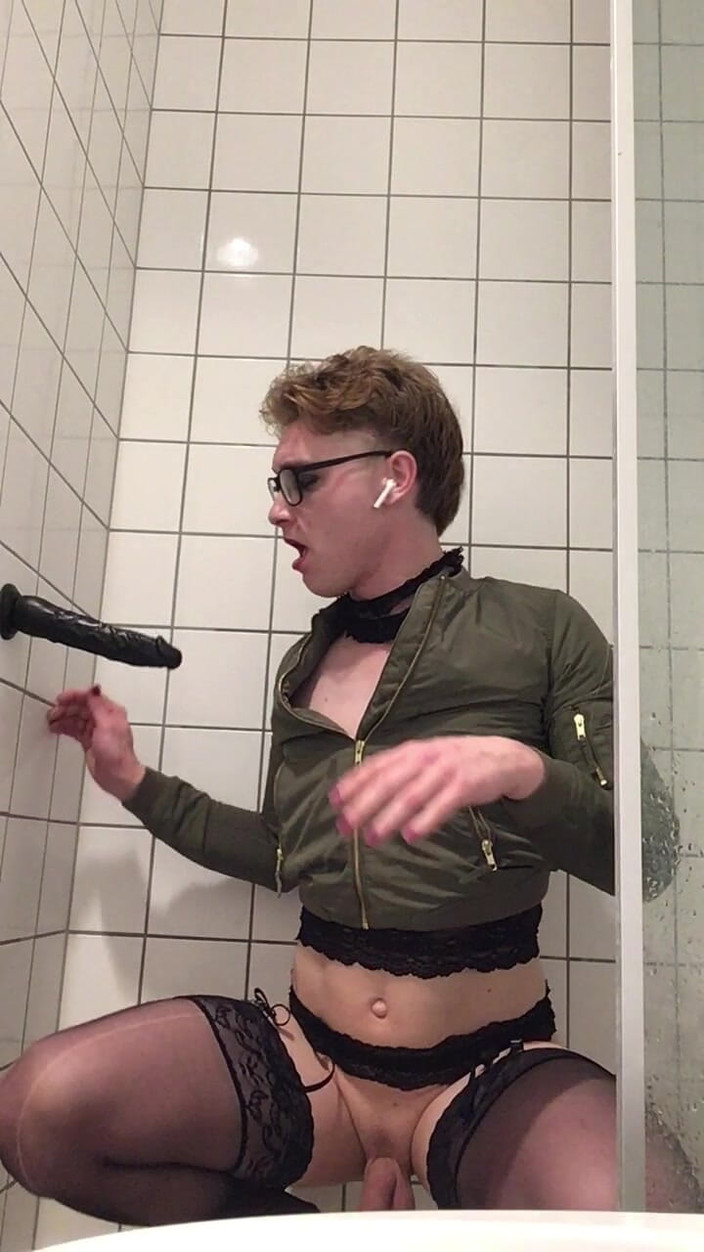 Sissy Cindy Slut: シシーシンディラブディルド