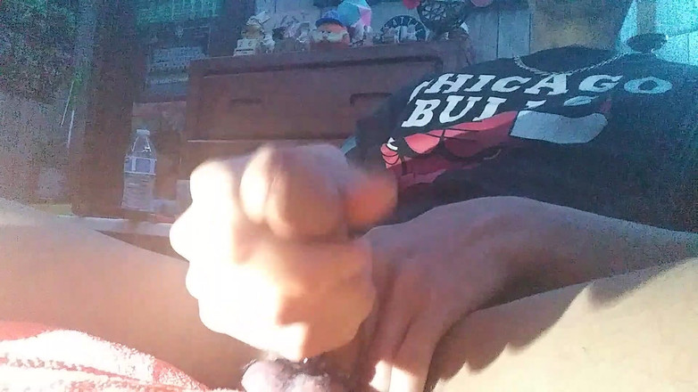 KingSpade: Сжимаю мои яйца, пока я подрачиваю мой член Лассо до водопада спермы