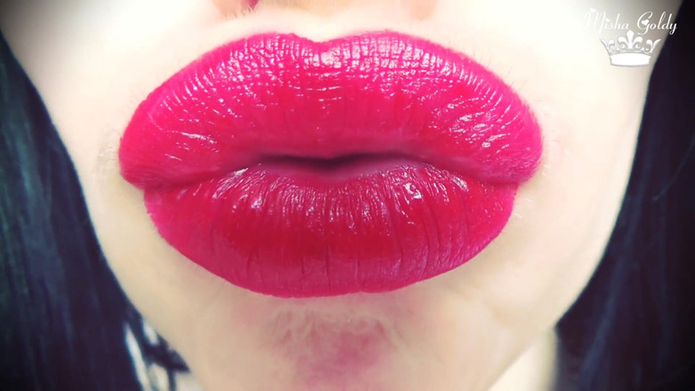 Goddess Misha Goldy: Luscious red lips tease