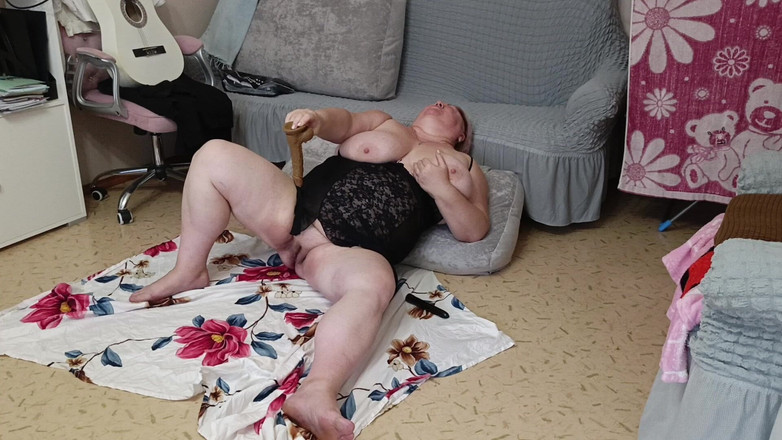 Zona901: Сиськи и киска тещи напоказ