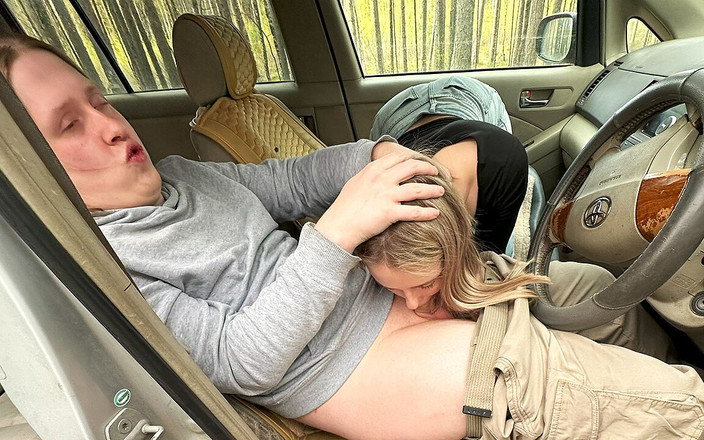 Fuck On Street: Pasangan kekasih ngentot di pinggir jalan di dalam mobil