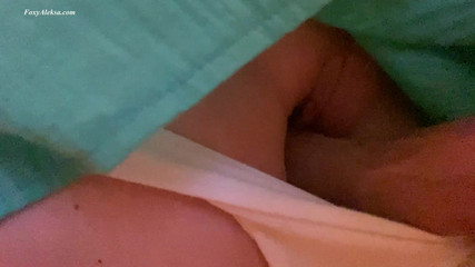 FoxyAleksa: 버스에서 내 치마 아래 모르는 녀