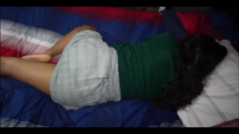 Anny Kitty: Urocza studentka przeżywa swój pierwszy seks analny i kończy się...