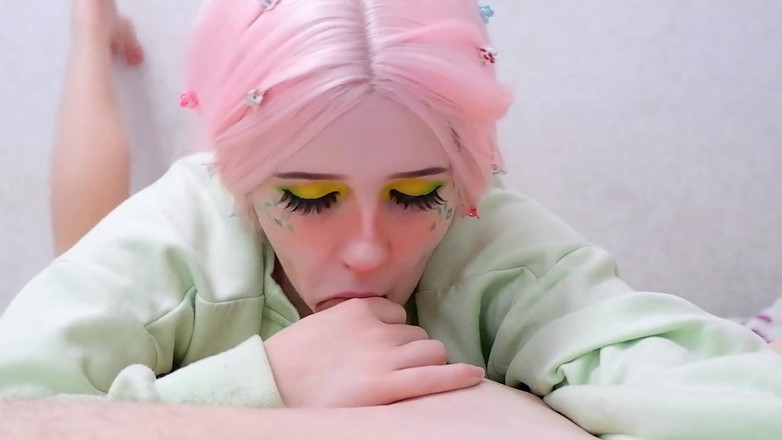 BubbleGum: Si comel kecil molek menjilat zakar!