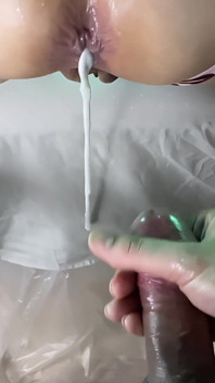 アナルファックスと精液潤滑剤付き浣腸の混乱