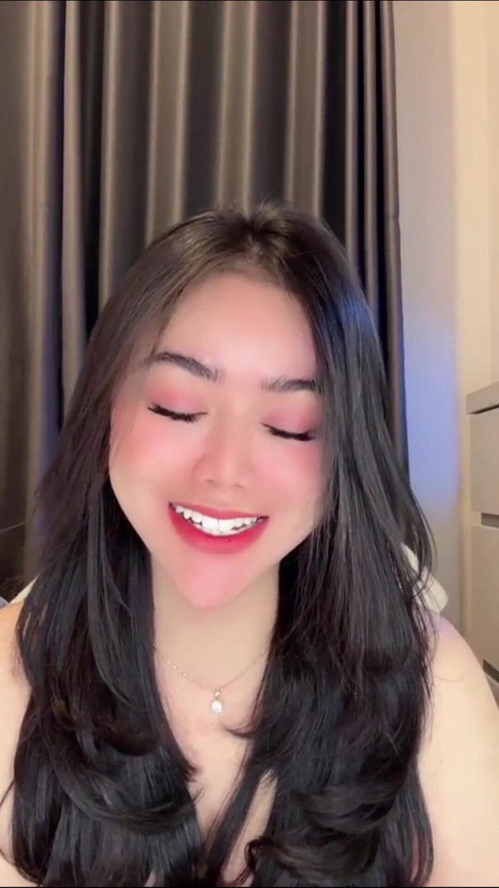 dilahandayani: Levende Indonesische meisjes die je laten flirten