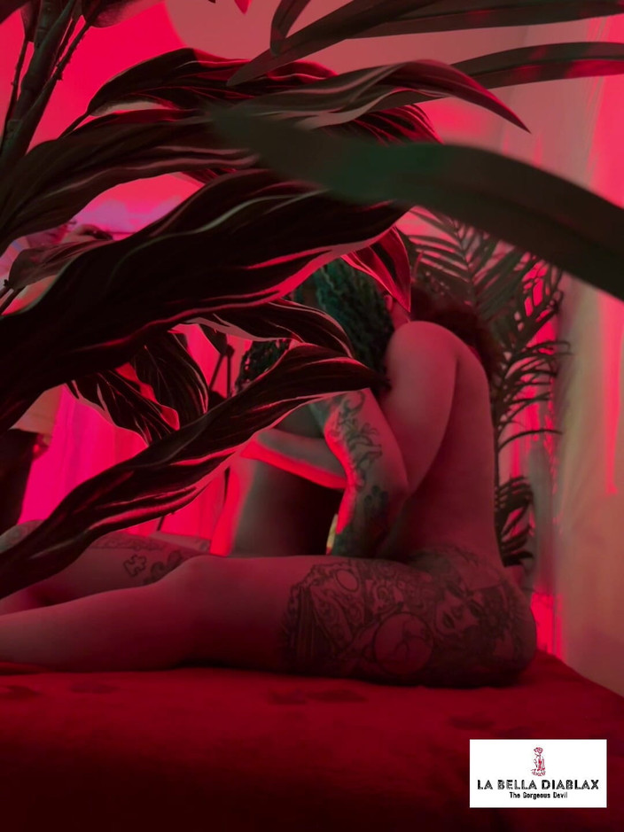 LaBellaDX: Red Passion Bts con wetkittycity