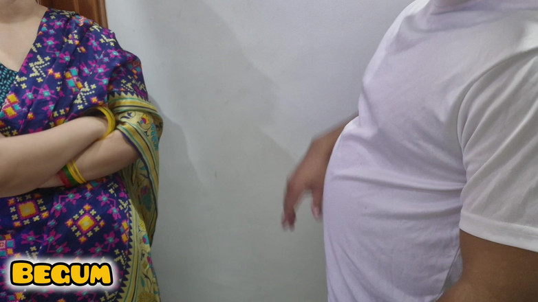 Rukshaar Begum: 電気技師の技が通り過ぎて、アリーシャ・バービーの膣をファックする