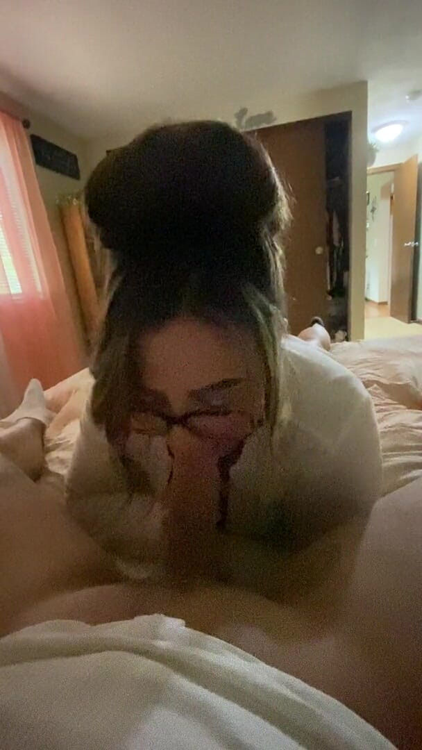 MzKiTTy91: Lunch Break Blowjob