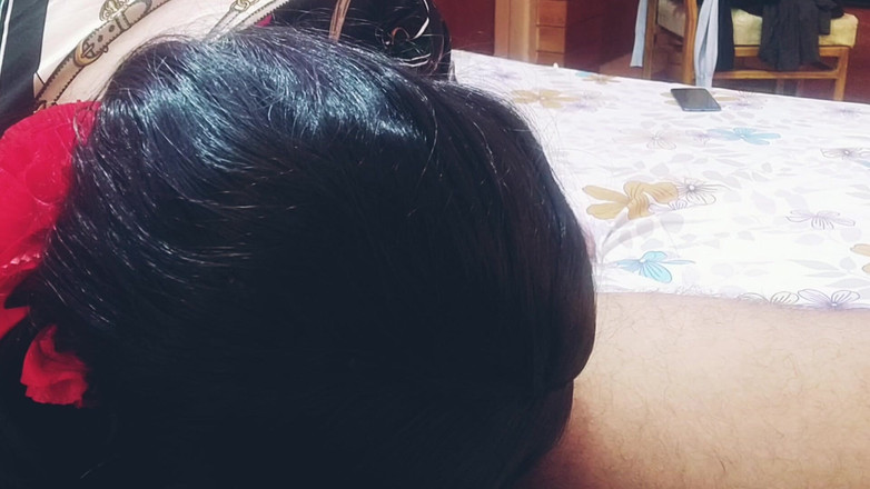 Bolly Karma: 甜美的女孩与爱做爱。