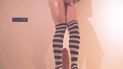 KarmaTS: Karma danza sexy con plug coda e masturbazione anale