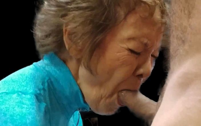 Cock Sucking Granny: おばあちゃんは決して十分ではありません - 彼女は別のビデオを作るために戻ってきました