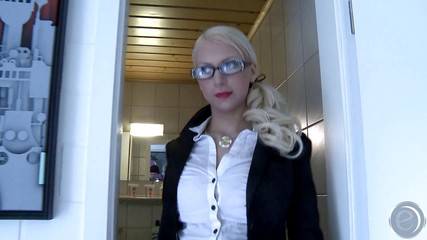 Erotic Planet X: Sila cikgu Hunter untuk perencanaan