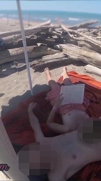 Risky Handjob on the Canary Beach Caught Reading a Book - Misscreamy