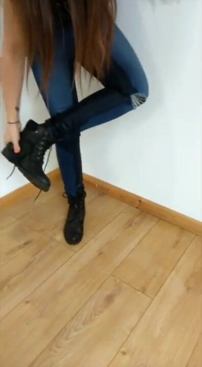 BeautifulGoldenBabe: Jeans and pantyhose wetting compilation