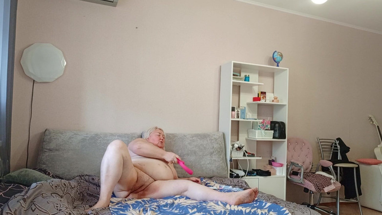 Zona901: Tombul komşu kamerada tombul amına mastürbasyon yapıyor