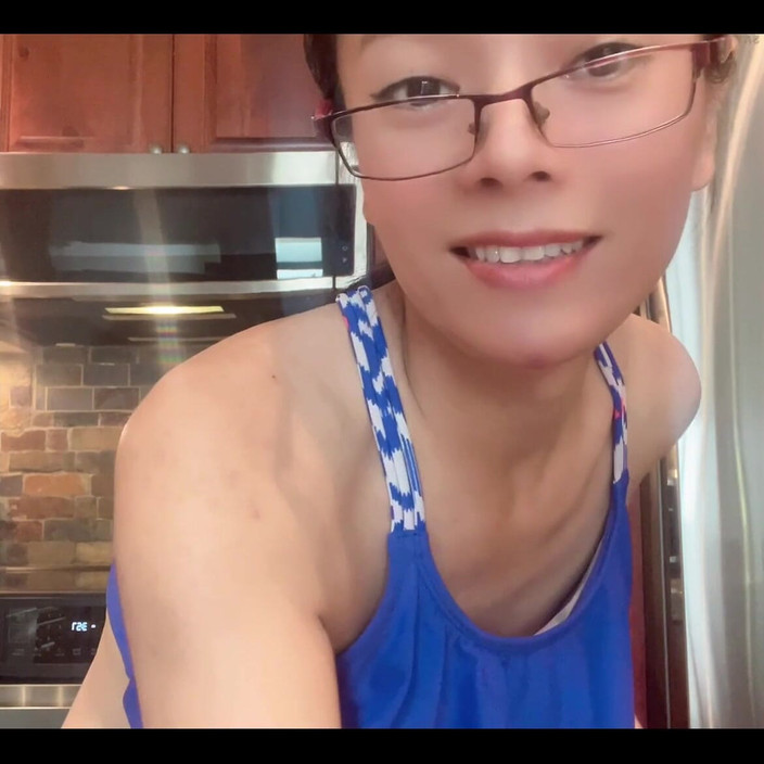 sweethanajapanese: Seksowny tyłek w kuchni