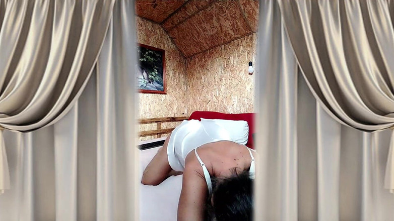 Lukerya: Fantasien Auf Einem Weichen Bett