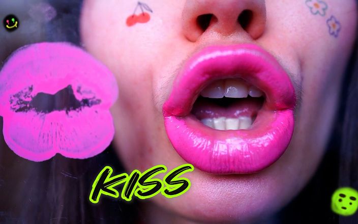 Rarible Diamond: Pinky Lipgloss collant s’embrasse et crachats fétichisme