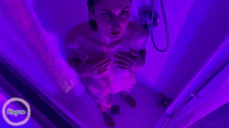 Magnea: Shower time with magnea