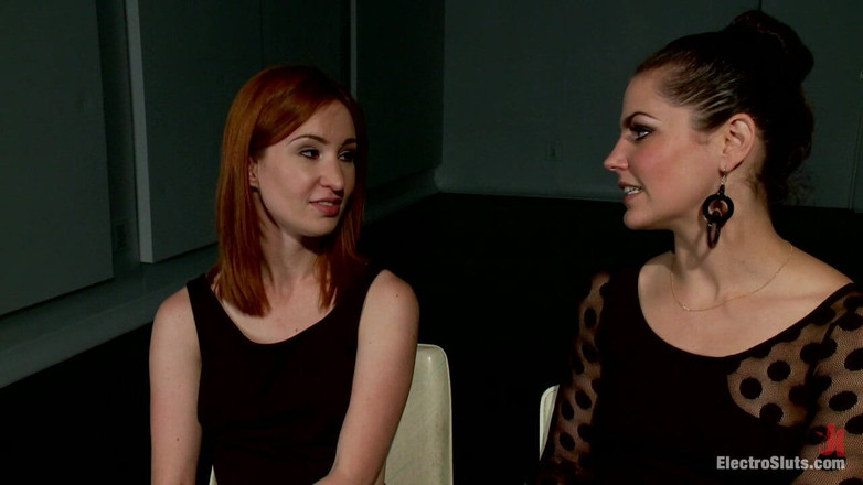 Electrosluts by Kink: Vítejte Kaliko a sledujte její stříkání z elektrosměru