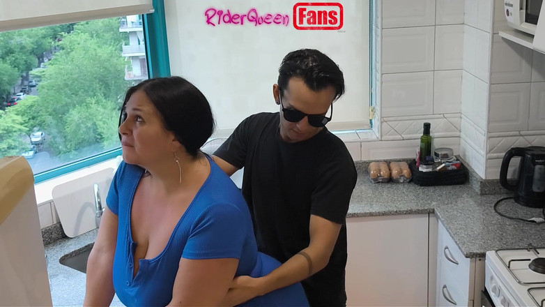 Riderqueen: Ibu tiri di dapur - video untuk penggemar