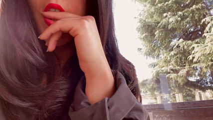 Luzyann: Risky outdoor squirt