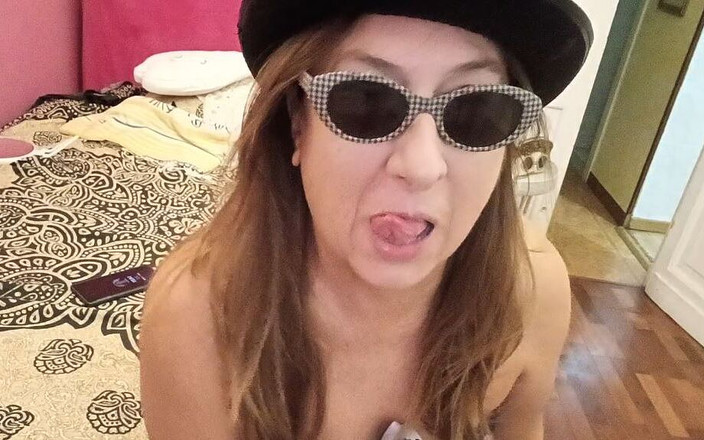 Veronica Rossi: Veronica Rossi oficial - simpaticamente erótica e lunática