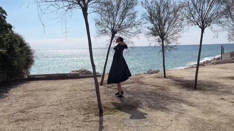 Lissa Brown: Khoe hàng - thủ dâm trên tàu - đi tiểu ngoài trời