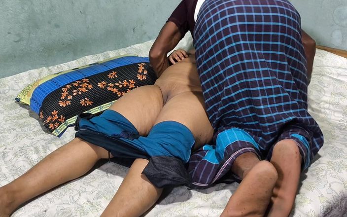 SAFI TV: Komşumuzun Bengalli kadını çırılçıplak soyundu ve sikildi