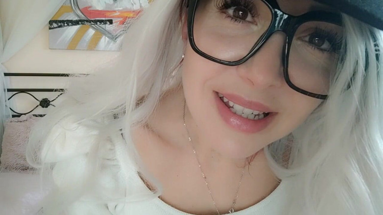 savannahamatoriale: Stepmother masturbates you
