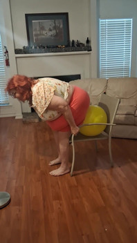 Blooper Big Beauty Nurse Vicki Try's to Pop Balloon with Ass but It Doesnt Work!