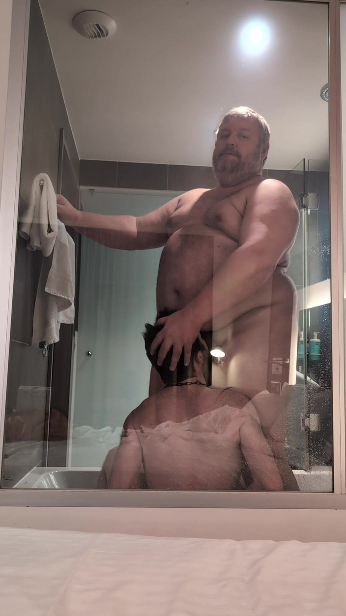 Mart_the_cat: Mẹ kế đụ tôi trong phòng tắm