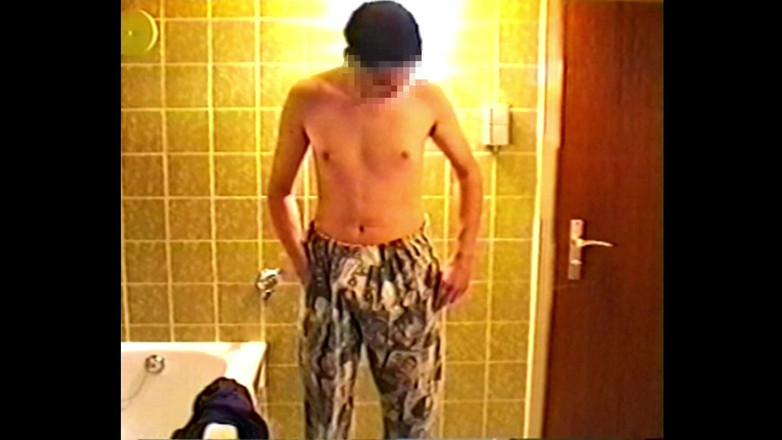 Mark Hannes: Vztyčený penis čůrání a masturbace hump s kamerou Hi8