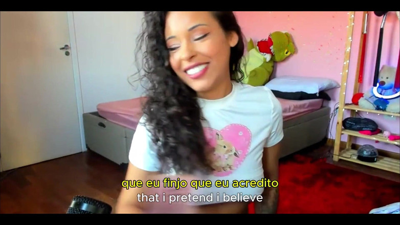 Espuleta Maia: Gra w ruletkę - gorąca brunetka na żywo - Espuleta Maia