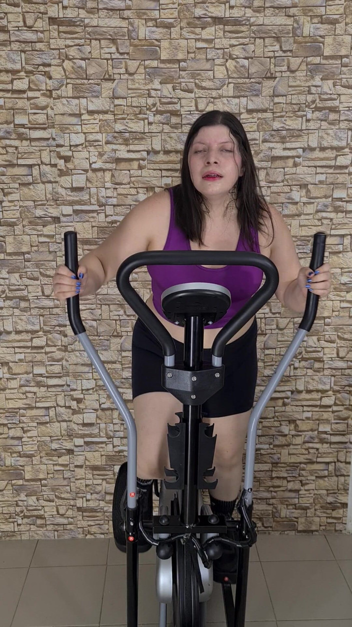 Alice H: Schweißfetisch-training