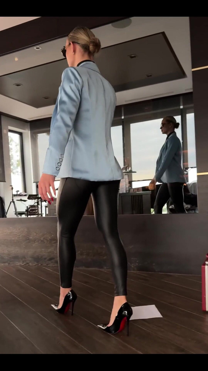 Angel The Dreamgirl: Ladyboss Loses Control