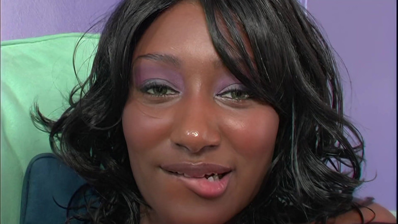 Black Desires: 丰满的黑人色情明星 shi reeves 单人手淫 - 变态熟女 n 青少年