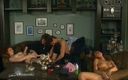 German amateur couples: Сексуальна брюнетка з Німеччини голить свою пизду перед смоктанням жорсткого члена