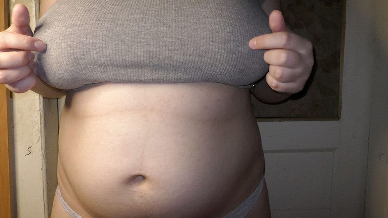 Milky Mari: La moglie troia torna a casa con un creampie impregnato...