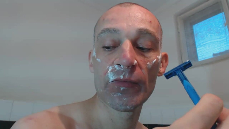 TIVADAR 73: Tivadar 73 ( stripchat modell ) Shaving