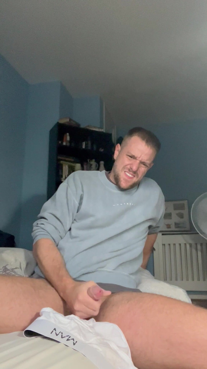 The Scottish Tradie: Vyholej mi náklad před uni! Verbální ladná skotská