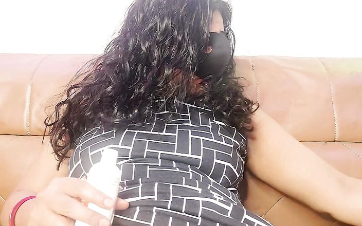 Moni001: Desi flicka onanerar med morot - indisk desi bhabhi