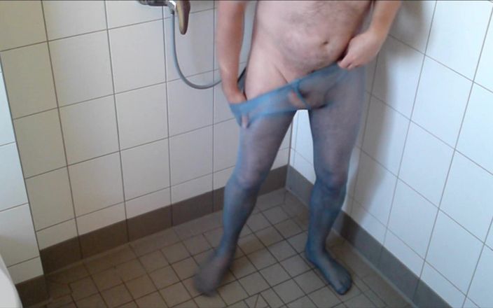Carmen_Nylonjunge: Wanking in blue pantyhose