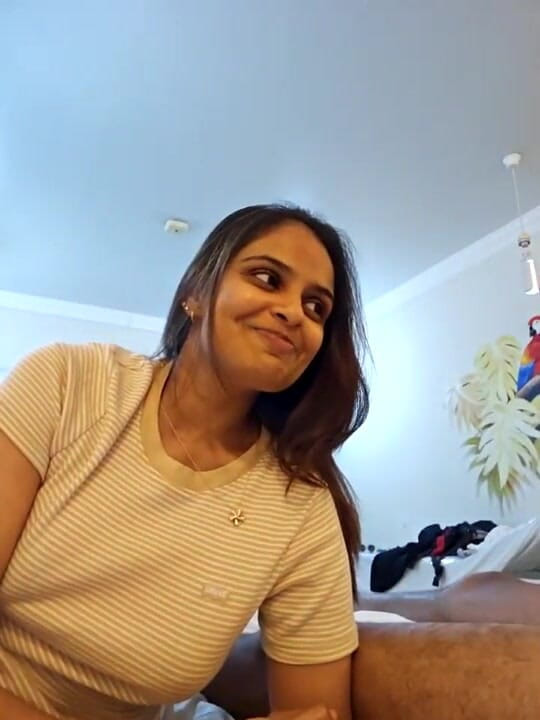 Treblsex: 印度妻子和丈夫在采访中与怀孕发生性关系