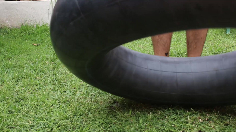 Inflatable Lovers: Innertube