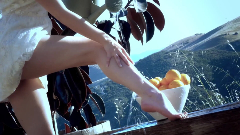 Leon Lambert Girls Twerk Parties CFNM: Nice ripe and juicy Californian oranges in the hot and...