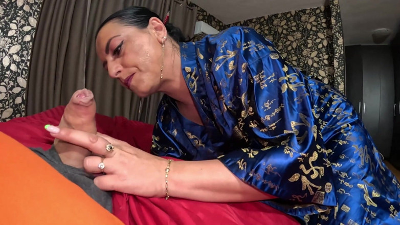 MilfyCalla: A Slutty Geisha Suck Cock and Play with Cum 274
