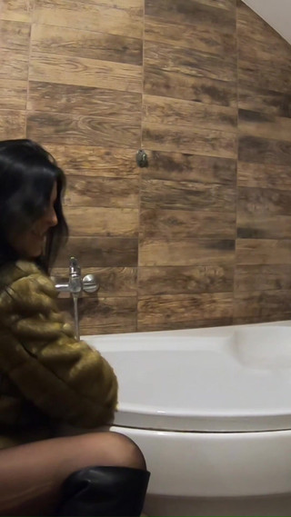 MilfyCalla: Posso pulire la tua vasca da bagno così?