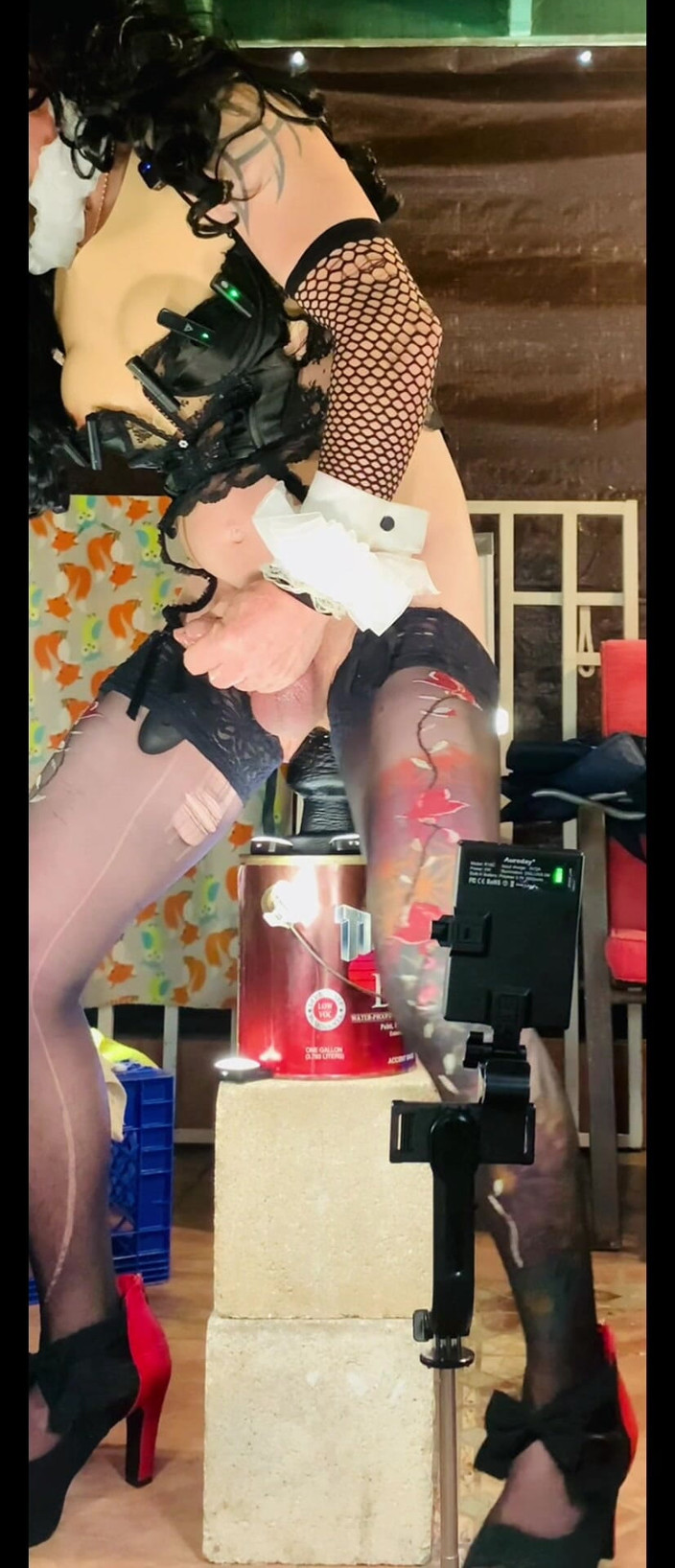 Benito414: Femboy 性感内衣骑乘大黑色假阳具